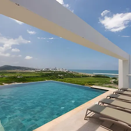 Apartamento Lujoso Con Jacuzzi - Dominique Cartagena