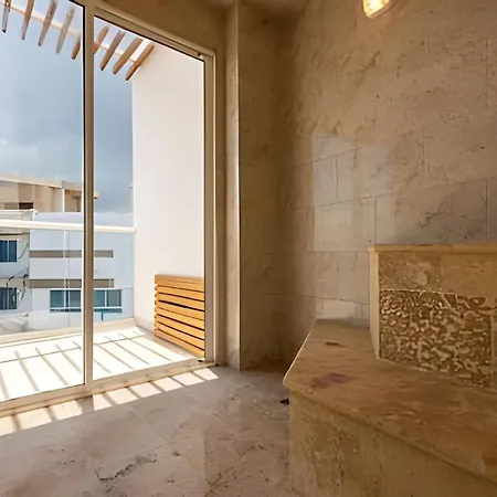 Lujoso Con Jacuzzi - Dominique Cartagena