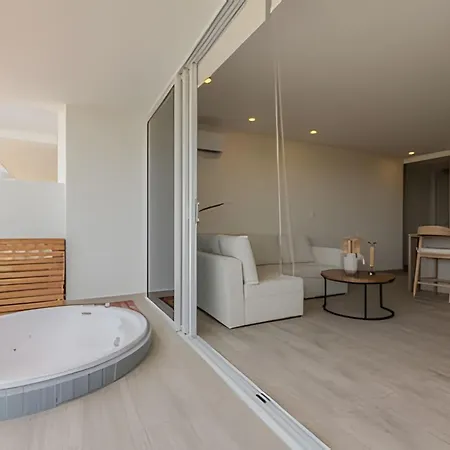 Apartamento Lujoso Con Jacuzzi - Dominique Cartagena