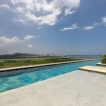 Apartamento Lujoso Con Jacuzzi - Dominique Cartagena